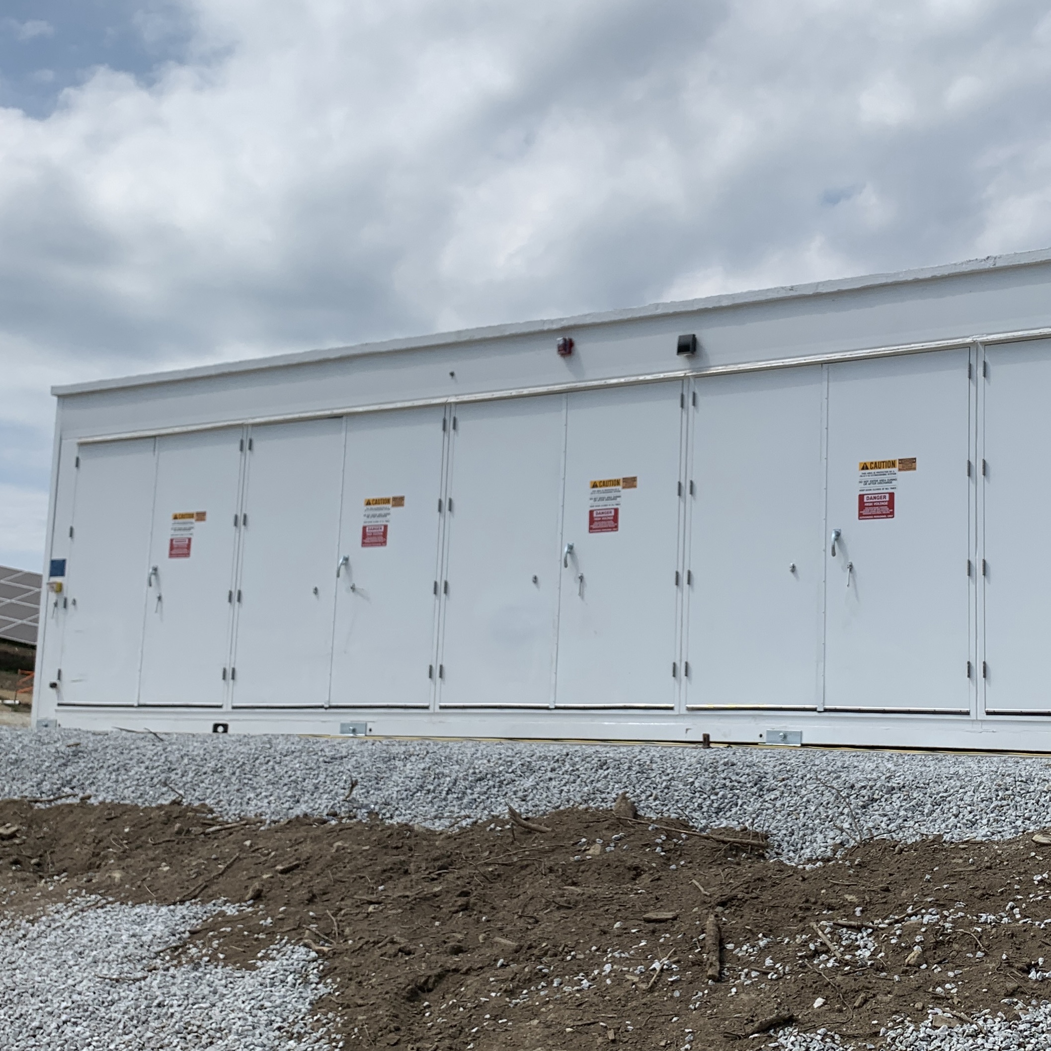 Understanding Differences Between AC and DC-Integrated Energy Storage Systems